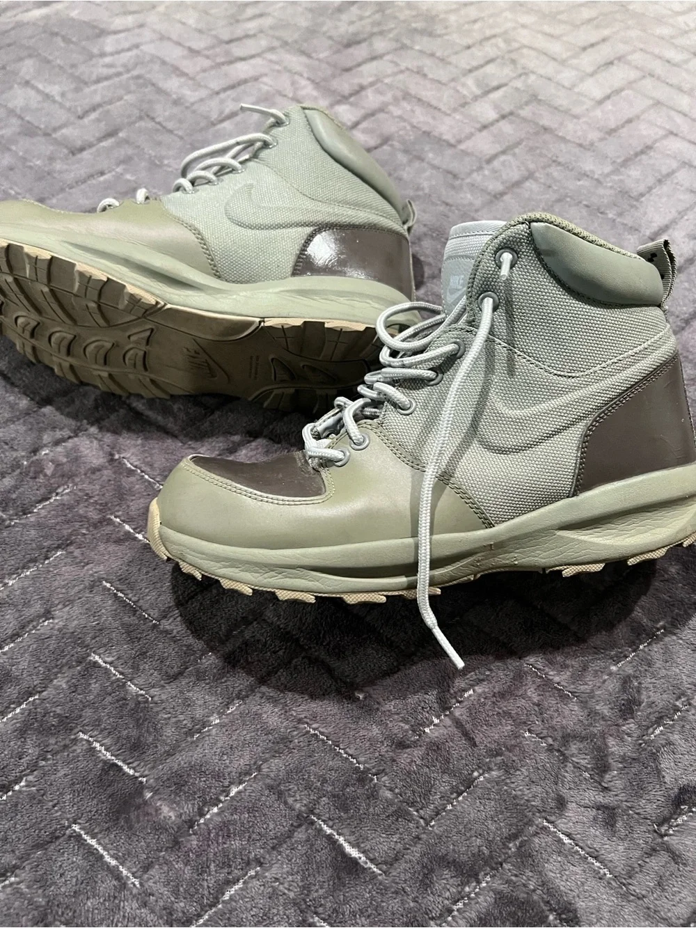 used Nike Kids' Olive Green High-Top Sneakers